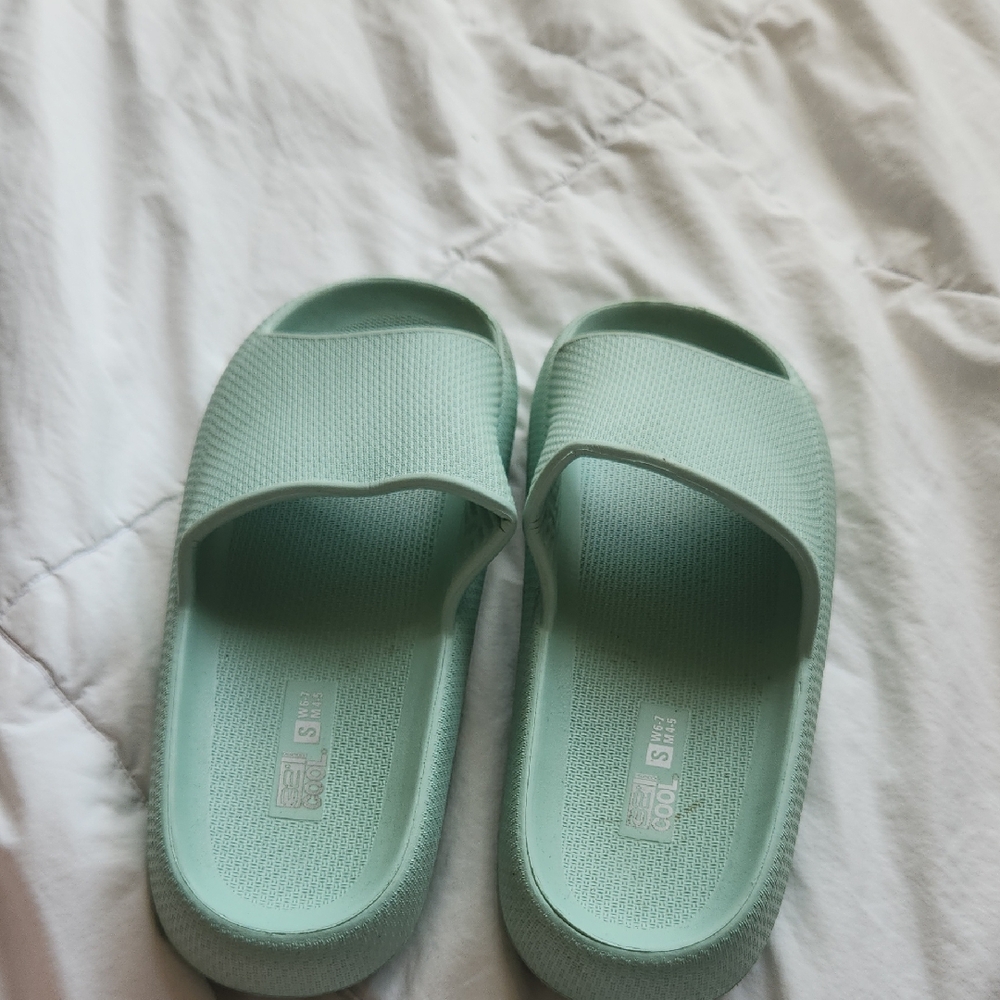 32ºCool Mint Green Slides